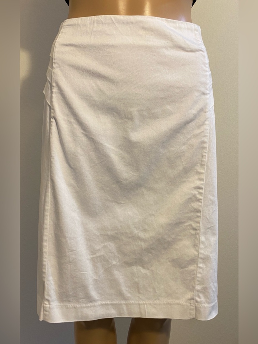 Women New York Company White w/ Decorative Upper Sides & Back Slit Skirt